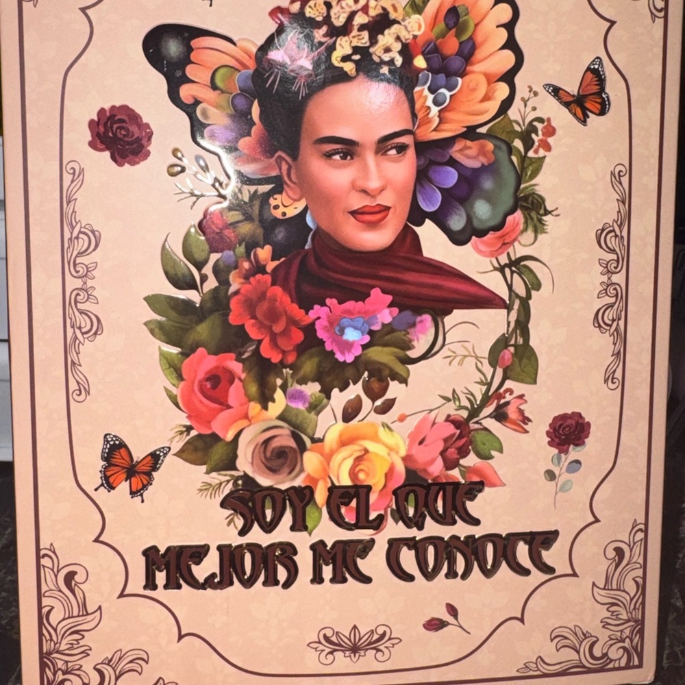 Eyeshadow & Blusher Palette - Floral Packaging